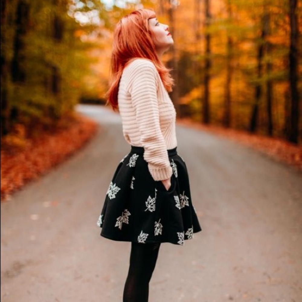 BNWT! White House Black market floral circle skirt